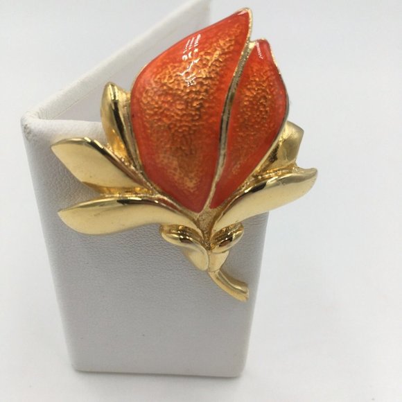 Signed GIOVANNI BROOCH, Gold Tone Leaves ORANGE Enameled FLOWER BUD - Picture 6 of 7